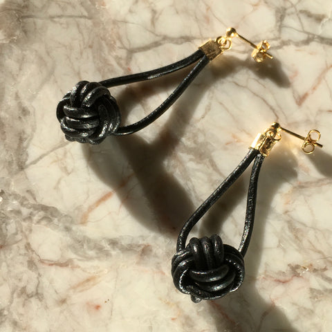 Miyabi earrings black
