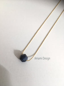 Drop Lapis lazuli choker.